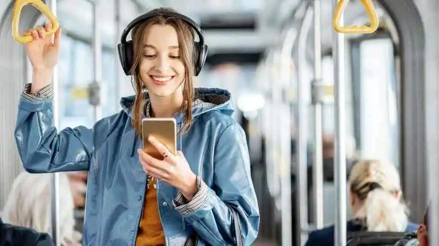Can You Use Open-Back Headphones in Public?